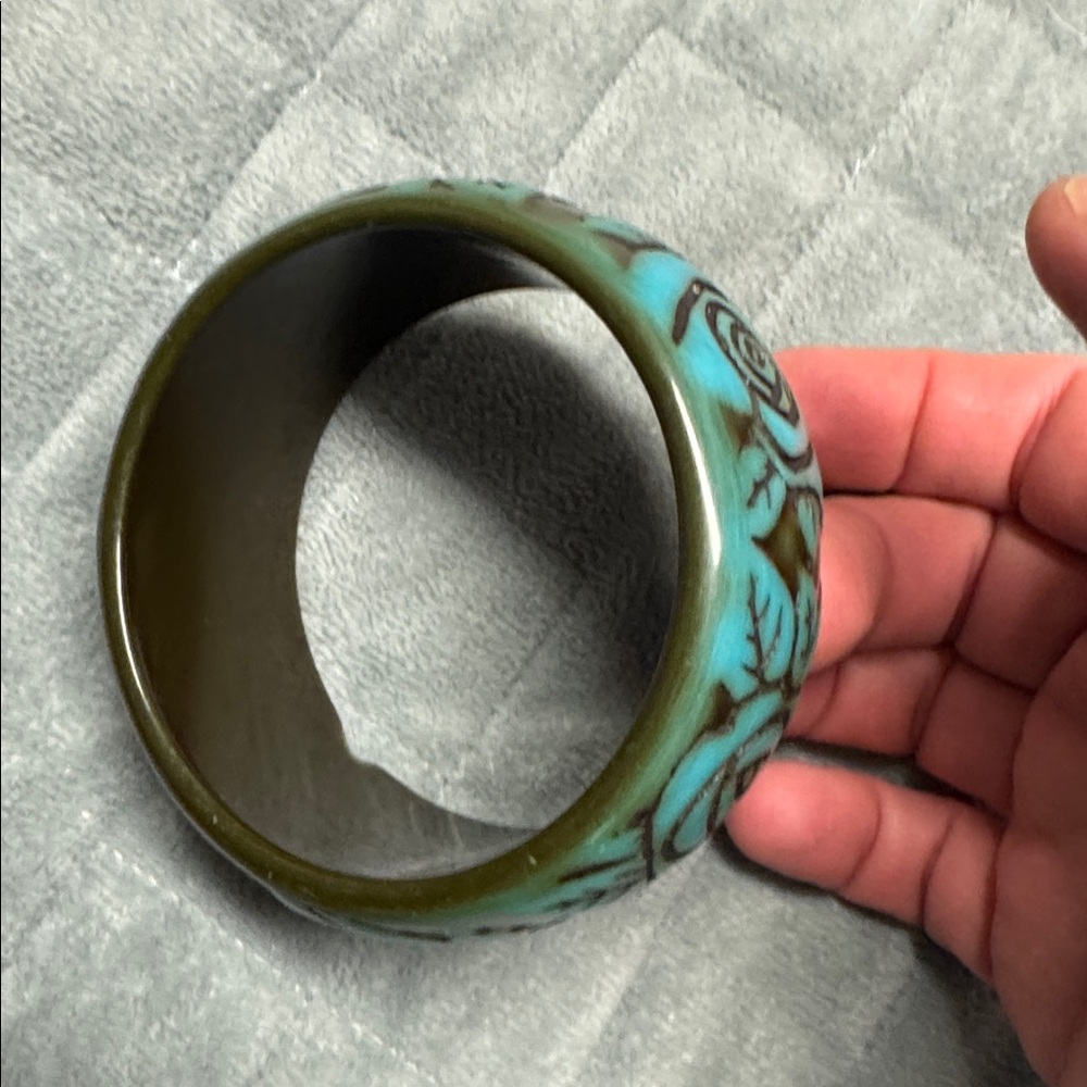 Vintage Plastic Bangle Bracelet, Teal, Black, Floral, Carved, Retro, Boho - Picture 4 of 7